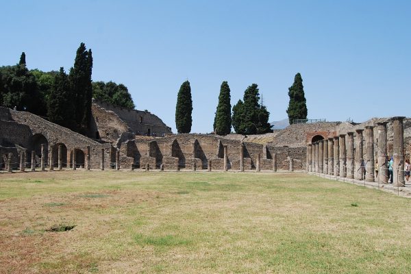 Küllerinde yok olan şehir: POMPEİ